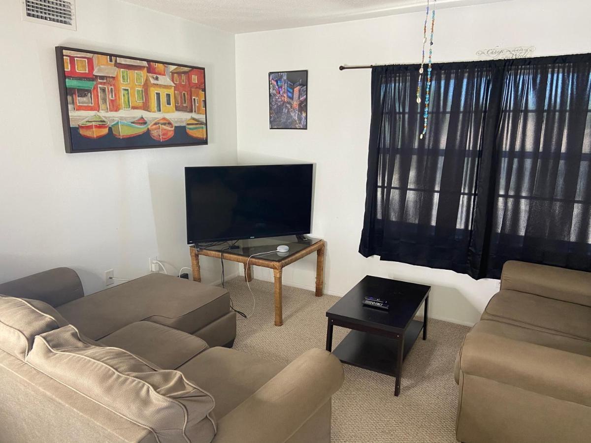 Private Room In A 2 Bedroom 1 Bathroom Shared With Host, On The Beach, Surrounded By Resorts, Only 2 People Max St. Pete Beach Ngoại thất bức ảnh