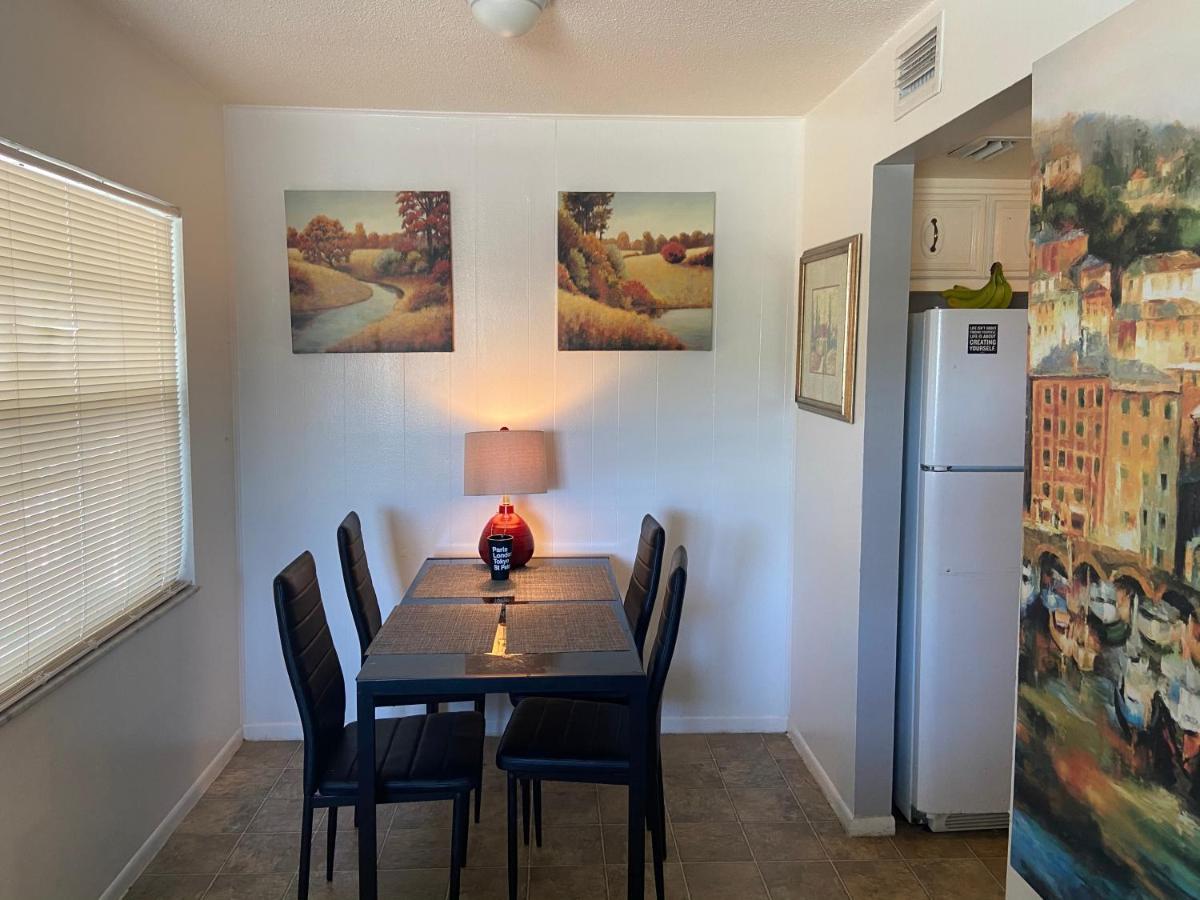 Private Room In A 2 Bedroom 1 Bathroom Shared With Host, On The Beach, Surrounded By Resorts, Only 2 People Max St. Pete Beach Ngoại thất bức ảnh